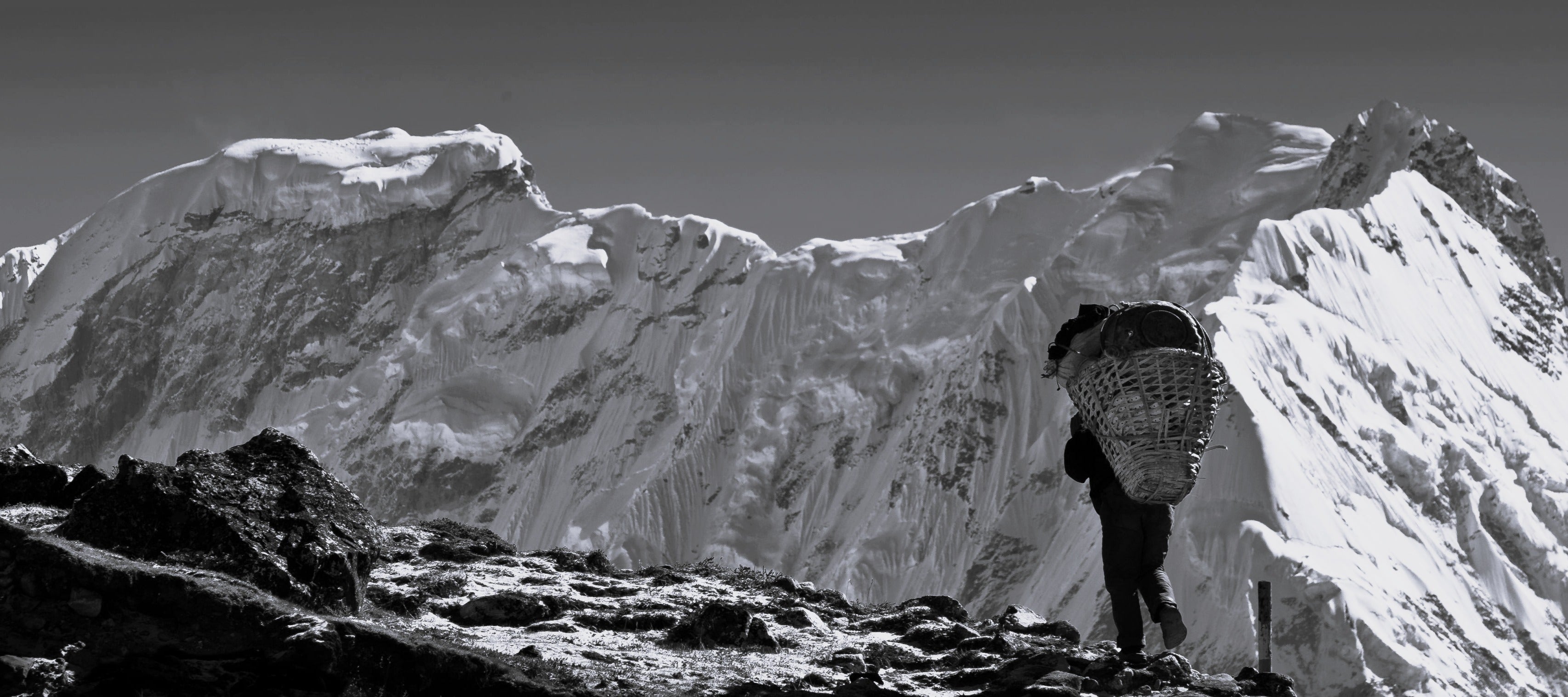 Lumbasumba: un pont entre les géants, Kangchenjunga et Makalu